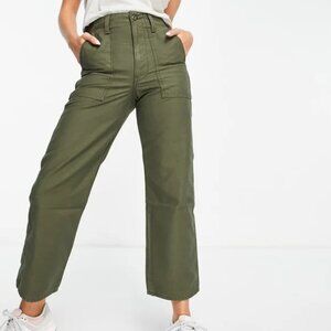 NWT Levi's Olive Green Ribcage Straight Leg Utility Pants